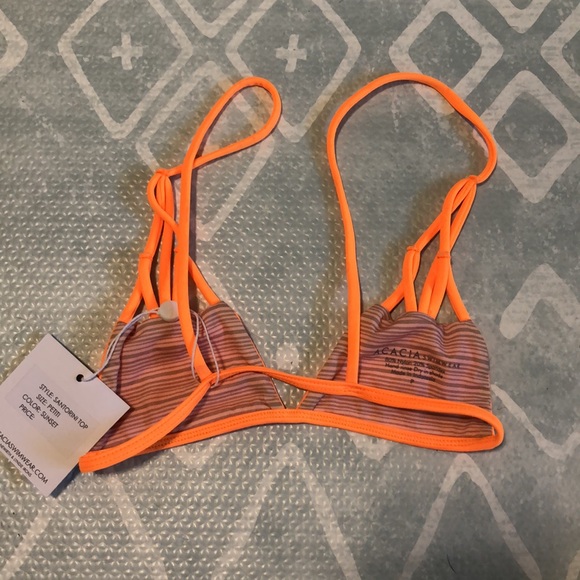 Nwt. Acacia santorini top in sunset. Size xs. - Picture 3 of 4
